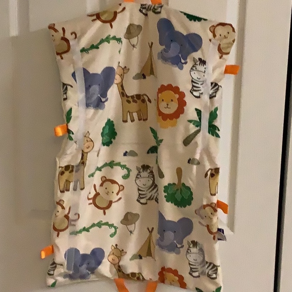 Lion Design Kids Floor Blanket 18”x26” - Picture 5 of 7